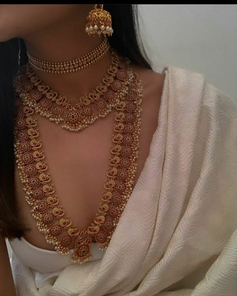 Statement Jewelry Outfit, Vintage Indian Jewelry, Jewellery Organizer, Indian Wedding Jewelry Sets, Make Jewellery, Neck Pieces Jewelry, Indian Accessories, Indian Bridal Jewelry Sets, Fancy Jewellery Designs