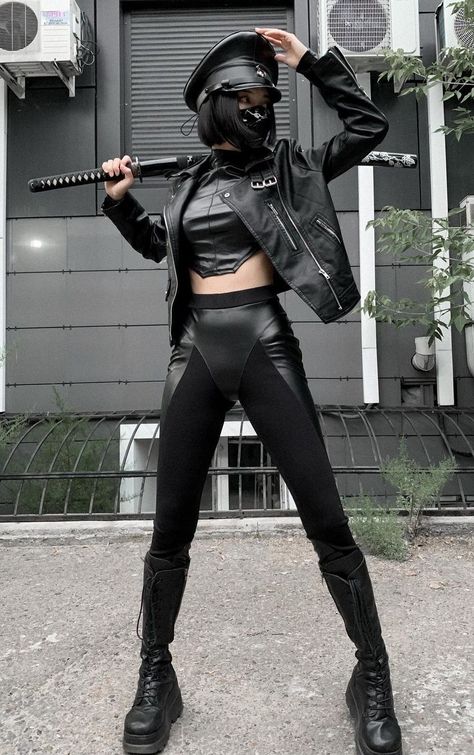 Leather Jacket Character, Female Ninja Art, Mask Cyberpunk, Dark Beauty Fashion, Techwear Fashion, Cyberpunk Fashion, Straight Jacket, Body Reference Poses, Fashion Mask