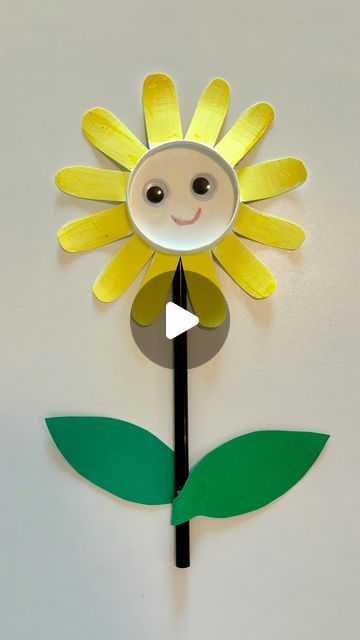 Mel  |  Early Childhood Educator on Instagram: "Paper Cup Flower 🌼🌼  Follow @artsandcrafts4kids for more ideas! 🌟 . . . #sensoryactivities #artsandcrafts #diyartsandcrafts #activitiesforkids #kidsactivities #earlychildhoodeducation #playlearningideas #flower" Paper Cup Flower Craft, Yellow Day Crafts For Kids, Paper Cup Crafts For Kids, Paper Cup Flower, Early Childhood Educator, Paper Cup Crafts, Cup Flower, Art Stars, Cup Crafts