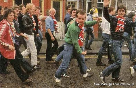 Soccer Hooligans, Football Hooliganism, Football Hooligan, Football Casual Clothing, Uk Culture, Ultra Casual, British Football, Manchester United Legends, Western Outfits Men