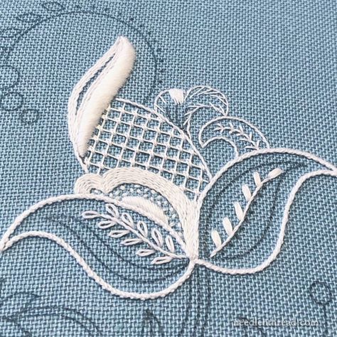 Bordado Jacobean, Motifs Blackwork, Jacobean Embroidery, Crewel Embroidery Patterns, Needlework Shops, Crewel Embroidery Kits, Embroidery Stitches Tutorial, Hand Embroidery Projects, Creative Embroidery