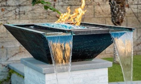 Swimming Pool Fountains, Yard Crashers, Design Backyard, Pools Backyard Inground, Fireplace Doors, Pool Water Features, Diy Fountain, Pool Fountain, Fire And Water