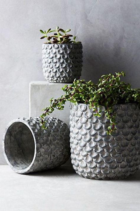 19 Beautiful DIY Cement Crafts To Add Diversity To Your Interior Decor-usefuldiyprojects (19) Cement Candle Holders, Cement Ideas, Decoration Beton, Cement Candle, Cement Flower Pots, Plant Pot Diy, Cement Diy, Concrete Diy Projects, Cement Art