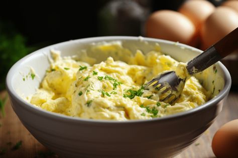 OMG Best Egg Salad Recipe Garlic Cheesy Bread, Afternoon Tea Sandwiches, Creole Jambalaya, Casseroles Breakfast, Egg Salad Recipe Easy, Expiration Dates On Food, Best Egg Salad Recipe, Shrimp Avocado Salad, Dill Recipes