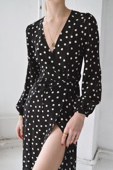 get réal Jerry Yan, Vintage Parisian, Spot Design, Polka Dots Fashion, Parisian Chic, Pretty Style, High Fashion Street Style, Casual Street Style, Women's Summer Fashion