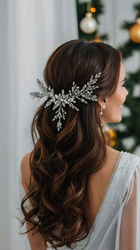 Looking for Christmas hairstyles for women that are fun easy and perfect for the holidays Whether you have long cute medium short or simple hair these holiday hairstyles for 2022 are sure to inspire you Christmas Wedding Hair, Cute Hairstyles For Women, Christmas Hairstyles For Women, Classy Christmas Party, Cute And Easy Hairstyles, Christmas Tree Hair, Festive Hair, Winter Wedding Hair, Hello Holiday