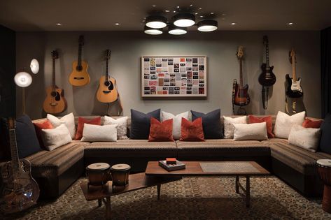 Create a soundproof music room. Finished Basement Designs, Bonus Room Ideas, Sleek Decor, Guitar Room, Comfy Seating, Upstairs Bedroom, Bonus Rooms, Spare Bedroom, Basement Design