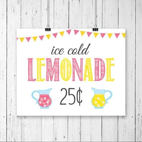 67 Creative Lemonade Stand Slogans and Sign Ideas For Kids Lemonade Poster Ideas Signs, Kids Lemonade Stands, Lemonade Stand Sign, Mason Jar Drinking Glasses, Diy Lemonade Stand, Kids Lemonade, Diy Lemonade, Lemon Crafts, Lemonade Sign