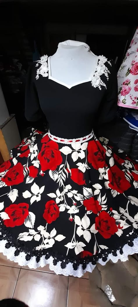 hagan sus venta de vestimenta de huasos, vestidos | Busco vestidos de huasa talla M por favor de camara Square Dance Dresses, Square Dancing, Fancy Outfits, China, Dresses, Molde