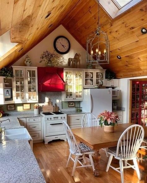 Country Rose, Interior Vintage, Cottage Kitchens, Cozy Kitchen, Rose Cottage, Cottage Living, Dream House Interior, Cottage Kitchen, Dream House Decor