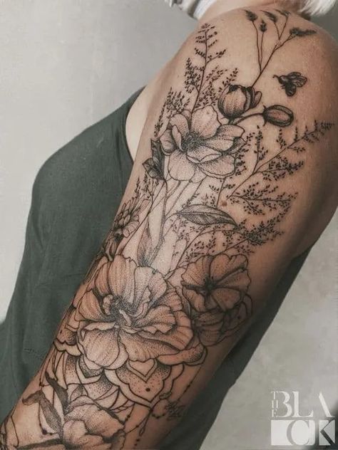 120 Pretty And Girly Half-Sleeve Tattoo Ideas For Females Half Sleeve Tattoo Upper Arm, Natur Tattoo Arm, Botanisches Tattoo, Cream Tattoo, Half Sleeve Tattoos Forearm, Nature Tattoo Sleeve, Feminine Tattoo Sleeves, Wildflower Tattoo, Tattoos For Women Half Sleeve