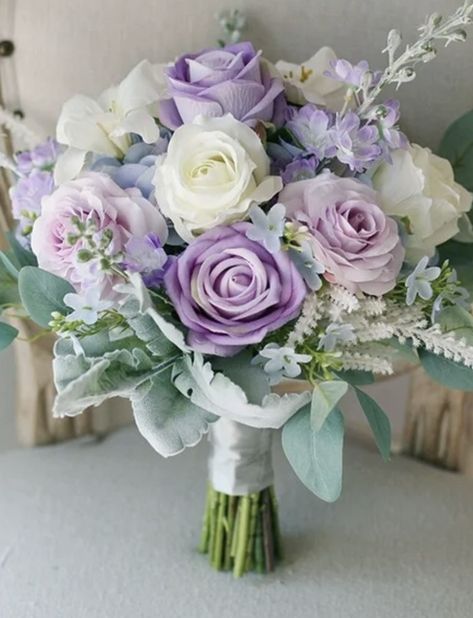 Flower Bouquet Purple, Purple Rose Wedding, Purple Rose Bouquet, Lilac Wedding Themes, Boho Flower Bouquet, Prom Flowers Bouquet, Light Purple Wedding, Lavender Wedding Theme, Lavender Bridal Bouquet