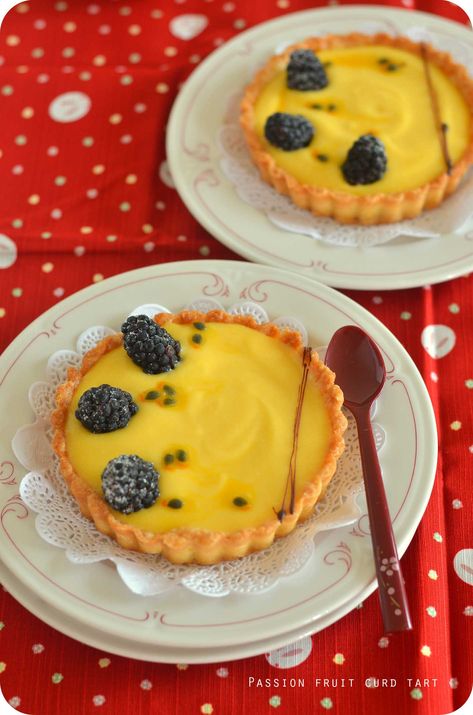 Curd Tarts, Fruit Curd, Curd Tart, I Always Come Back, French Tart, Passion Fruit Curd, Passionfruit Recipes, Passion Fruit Juice, Italian Meringue