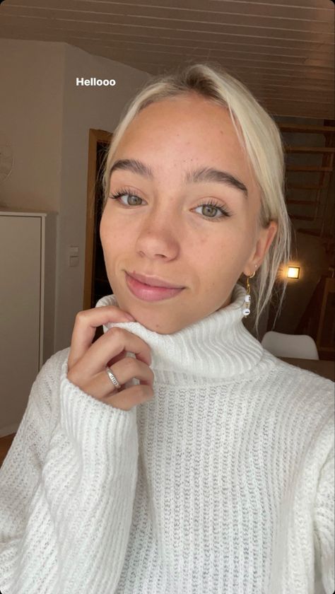 Lisa Mantler, Lisa And Lena, Lisa Or Lena, Outfit Inspirations, Turtle Neck, Instagram Post, Instagram Posts, Hair, Beauty