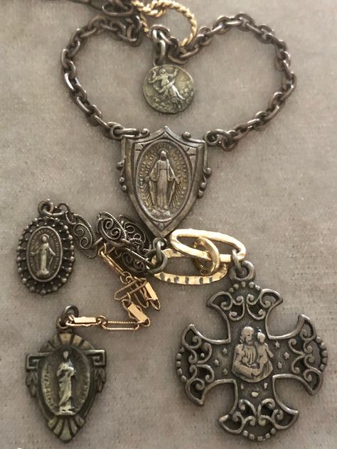 Vintage Sterling 10K G.F. Artisan Crafted Religious Rosary Pendant Necklace.  Size: 31"(full length from tip-tip).  27" ( excluding length of pendants).  Pendants- 3/8", 3/8"x1/2", 5/8"x1/2", 7/8"x1" ( smallest - largest). 3/4"x1/2" ( center).  Markings: Sterling on center pendant, 925 on clasp.  Gold portion except for the one with the genuine pearl tested 10K with acid test but will signify it is 10K Gold filled for all. The rest of the metals are sterling. Just a unique and beautiful piece.  Sold as is.  Pre-Owned. Azurite Ring, Necklaces Unique, Dad Fashion, Repurposed Vintage, Cross Jewelry, Necklace Size, Labradorite Pendant, Dream Jewelry, Artisan Craft