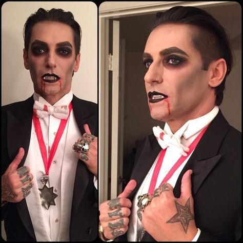 DIY Count Dracula Halloween Costume Idea Dracula Makeup, Dracula Halloween Costume, Mens Halloween Makeup, Vampire Costume Diy, Vampire Makeup Looks, Vampire Makeup Halloween, Dracula Costume, Halloweenský Makeup, Vampire Look