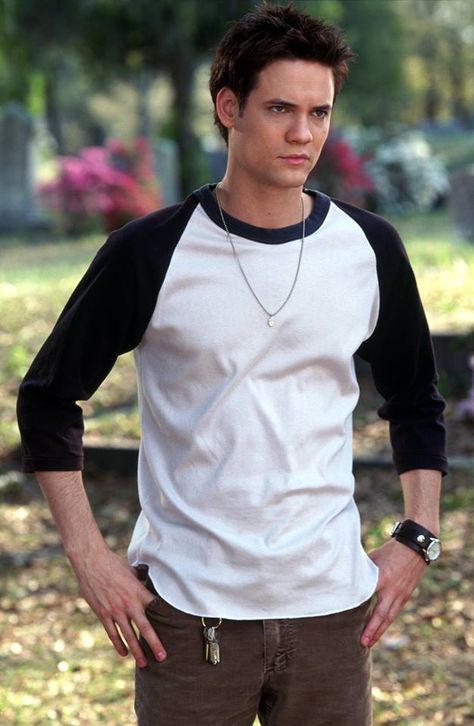 Landon Carter in a walk to remember!! Landon Carter, Remember Movie, Nicholas Sparks Movies, A Walk To Remember, Shane West, 00s Style, Romantic Films, Nicholas Sparks, Book Boyfriends