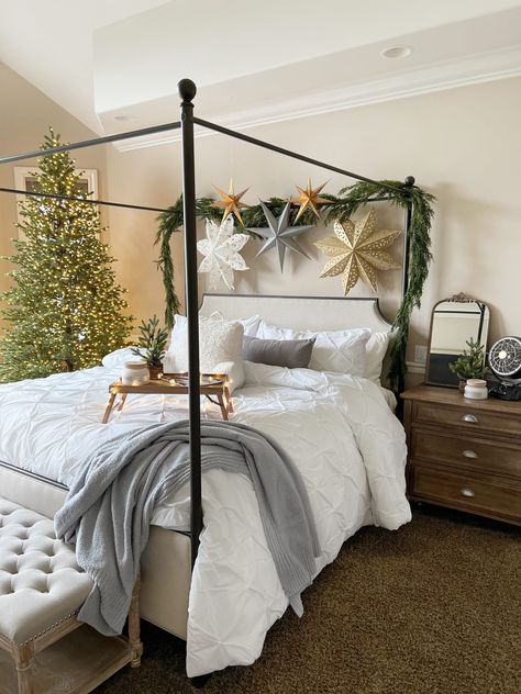 White Christmas Bedroom Decor, Cozy White Christmas, White Christmas Bedroom, Cozy Christmas Bedroom, Amazon Bedroom, Ikea Rast Hack, Christmas Bedroom Decor, Cozy Bedrooms, Bedroom Christmas