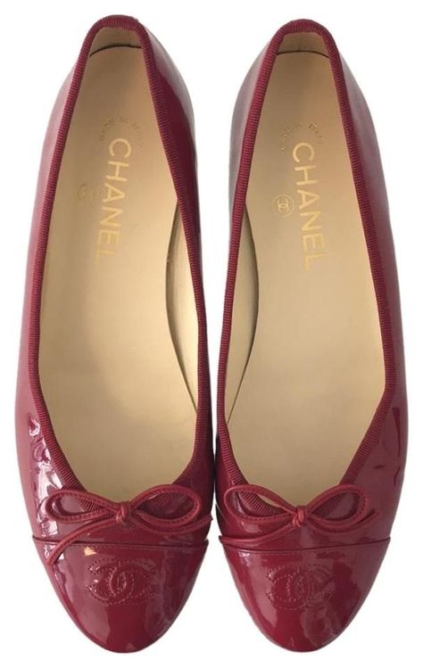 Chanel Ballerina, Red Ballerinas, Ballet Flats Outfit, Red Ballet Flats, Chanel Flats, Red Chanel, Shoe Inspo, Blair Waldorf, Ballerina Shoes