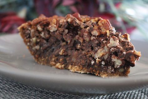 Gluten Free Chocolate Pecan Pie, Gluten Free Graham Cracker Crust, German Chocolate Pecan Pie, Chocolate Chip Pecan Pie, Pie With Graham Cracker Crust, Pecan Filling, Gluten Free Thanksgiving Recipes, Chocolate Chip Pie, Graham Cracker Recipes