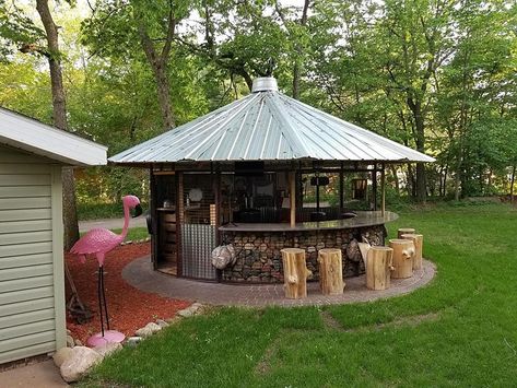 Rustic Outdoor Structures, Gazebo Bar, Grain Bin House, Corn Crib, Silo House, Grain Silo, Outside Bars, Japanese Garden Design, Backyard Bar