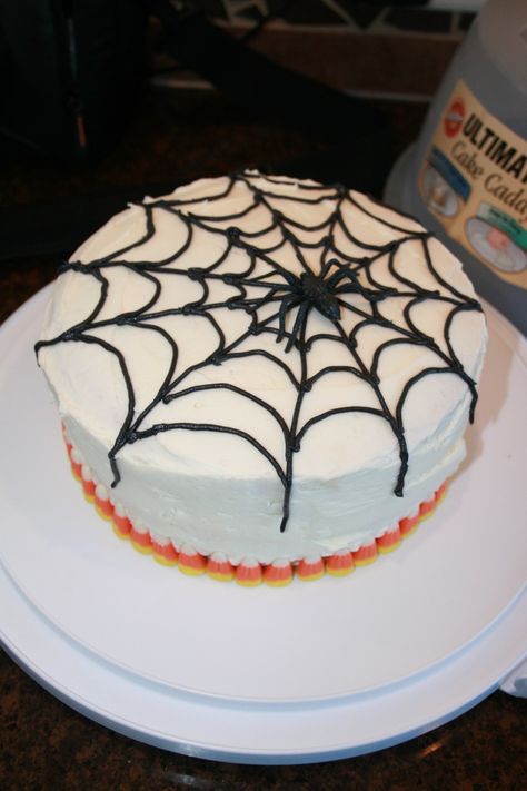 Spider Web Cake, Cake Halloween, Spiderman Birthday Cake, Halloween Birthday Cakes, Spider Web Decoration, 4th Birthday Cakes, Cakes And Cupcakes, Spiderman Birthday, Halloween Spider Web