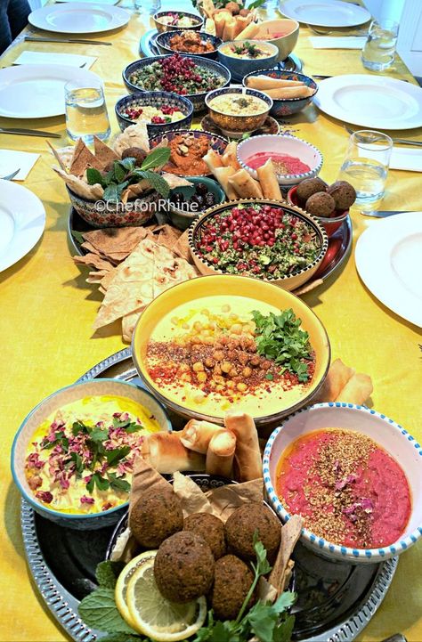 Mezze - the perfect party platters - Chef on Rhine Mezze Platter Ideas Appetizers, Mezze Platter Ideas, Mezze Platter, Baba Ghanoush, Grape Nuts, Small Appetizers, Marinated Olives, Banquet Table, Meat Appetizers