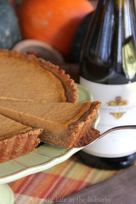 Pumpkin Tart with Gingerbread Cookie Crust {A Pretty Life} Cookie Crust Recipe, Pumpkin Tart, Pumpkin Tarts, Pretty Life, Ginger Snap Cookies, Gingerbread Cookie, Cookie Crust, Köstliche Desserts, Crust Recipe