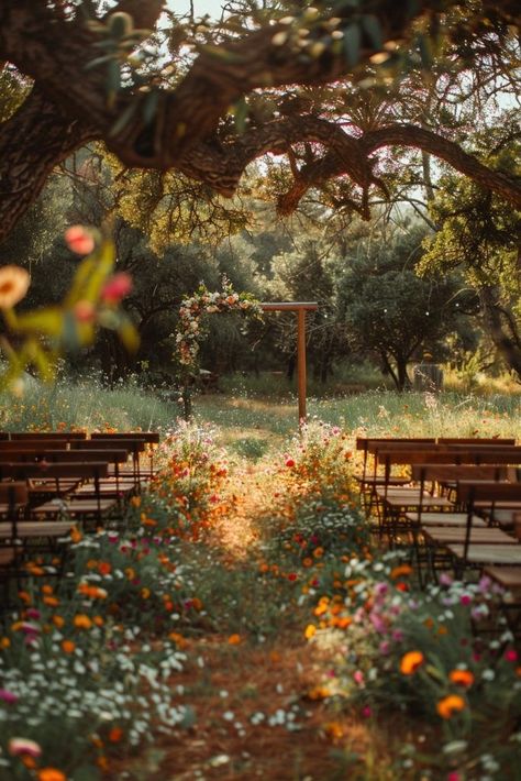 Wedding Venue Cottagecore, Wedding Ceremony Outside Decor, Wedding Venues Meadow, Woodland Wildflower Wedding, Meadow Garden Wedding, Small Nature Wedding Ideas, Wedding In Meadow, Wedding In A Meadow, Small Forest Wedding Ideas