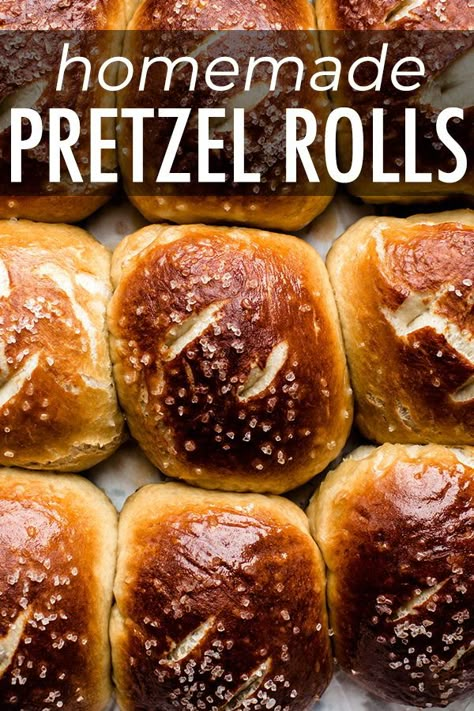 How to make EASY soft pretzel rolls! Recipe on sallysbakingaddiction.com Pretzel Rolls Recipe, Pretzel Bun Recipe, Pretzel Roll Recipe, Homemade Pretzels Recipe, Rolls From Scratch, Pretzel Buns, Homemade Pretzel, Pretzel Bread, Pretzel Rolls