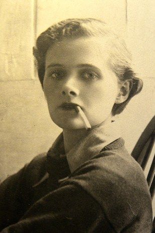 Daphne Du Maurier, British Literature, Woman Authors, James Baldwin, Suspense Books, Life Changing Books, Women Writers, Writers And Poets, Army Wife