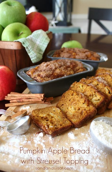 Pumpkin Apple Bread with Streusel Topping Apple Pumpkin Bread, Pumpkin Apple Bread, Apple Roll, Apple Pumpkin, Apple Bread, Pumpkin Apple, Streusel Topping, Dessert Bread, Breakfast Breads