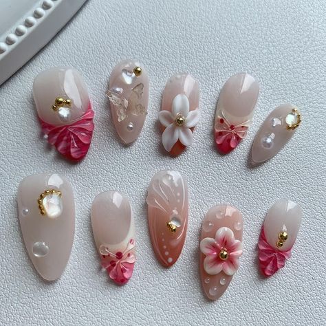 Step into paradise with our 'Tropical Bloom' press-on nails. This vibrant set captures the essence of a tropical getaway, featuring a stunning blend of coral, teal, and soft pink hues. Adorned with intricate 3D flowers, seashell designs, and delicate pearl accents, each nail is a mini escape to a lush, exotic garden. Perfect for summer vacations or adding a pop of color to your everyday look, 'Tropical Bloom' nails bring the beauty of the tropics right to your fingertips. Available in various sh Nail Press On Designs, Summer 3d Nails, 3 D Nails Designs, Floral Nails Designs, Summer Nails Coral, Bloom Nails, Nails Hawaii, Tropical Flower Nails, Nails Coral