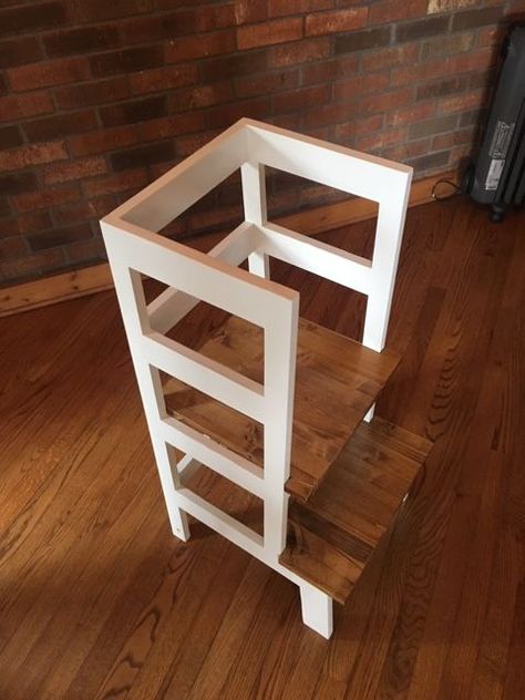 Kitchen Stools Diy, Learning Tower Diy, Toddler Kitchen Stool, Kitchen Helper Tower, Diy Kids Kitchen, Helper Tower, Diy Stool, Toddler Kitchen, Learning Tower