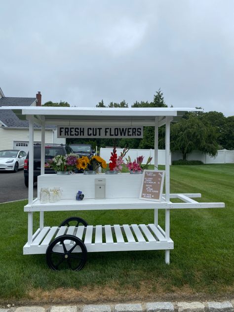 Roadside Flower Stand, Flower Stall, Roadside Stand, Farmers Market Stand, Wreath Stand, Urban Homestead, Produce Stand, Flower Farming, Cart Design