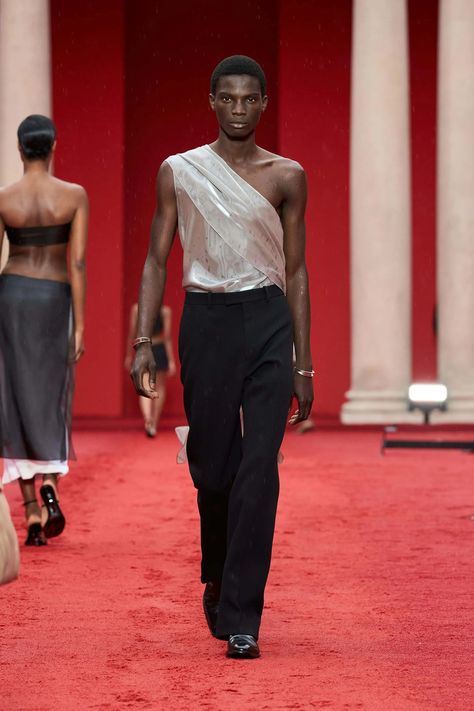 Gender-fluid fashion is here. How should retailers sell it? | Vogue Business Mens Clubbing Outfits, Ferragamo Spring 2023, Mens Couture, Men's Street Wear, Future Thinking, Fluid Fashion, Couture Ready To Wear, Gender Fluid Fashion, Spring 2023 Ready To Wear