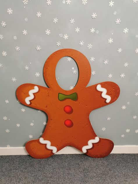 GIANT Gingerbread Man or Lady Peep Board Christmas MDF Wooden Photo Prop - Etsy UK Giant Gingerbread Man, Santa Breakfast, Christmas Grotto, Diy Christmas Yard Decorations, Traditional Gingerbread, Pop Christmas, Lady Photo, Christmas Face Painting, Biscuit Color