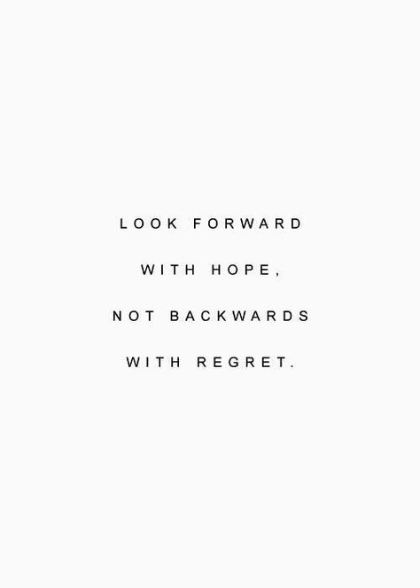 Short Quotes About Dreams, Short Life Quotes To Live By Mottos, Life Motto To Live By, Small Motivational Quotes, Citation Encouragement, White Background Quotes, Citations Instagram, Short Positive Quotes, Short Meaningful Quotes