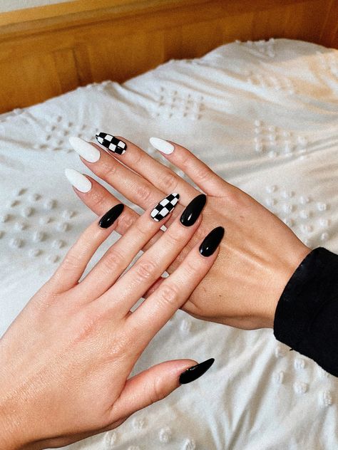 White Nail Art Designs, White Nail Inspo, White Almond Nails, Black And White Nail, Black And White Nail Designs, Black Almond Nails, Black And White Nail Art, Checkered Nails, Black White Nails