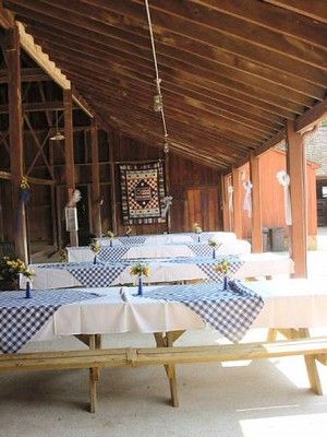 Wedding Picnic Reception, Picnic Table Decor, Church Picnic, Box Lunches, Picnic Theme, I Do Bbq, Picnic Decorations, Wedding Table Linens, Oktoberfest Party