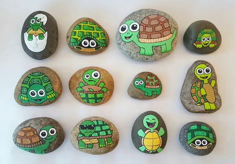 Paint Turtle On Rock, Turtle Rock Painting Ideas Easy, Turtle Gift Ideas, Turtle Rocks, Painting Pavers, Turtle Painted Rocks, Scripture Painting, Rock Painting Flowers, Turtle Rock