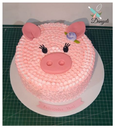 Capricorn Cake, Happy Birthday Pig, Donut Birthday Cake, Violet Cakes, Pig Birthday Cakes, Baby Shower Deco, Pig Cake, Animal Cakes, Pig Birthday