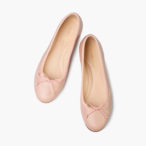 Comfortable Ballet Flats, Pink Ballet Flats, Feminine Shoes, Italian Leather Handbags, Pink Flats, Round Toe Shoes, Girly Shoes, Ballet Slippers, Leather Ballet Flats