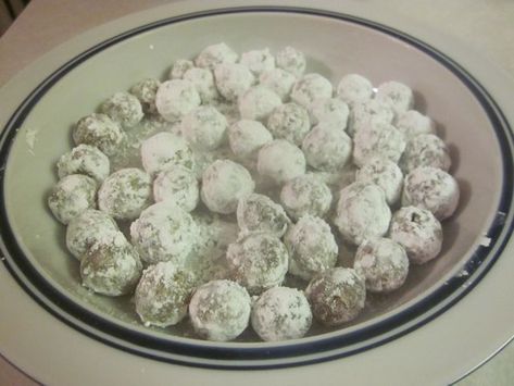 Cough Drops Homemade, Horehound Candy, Foods That Heal, Arm Flab, Herbal Remedies Recipes, Honey Candy, Muscle Atrophy, Cough Drops, Foraged Food