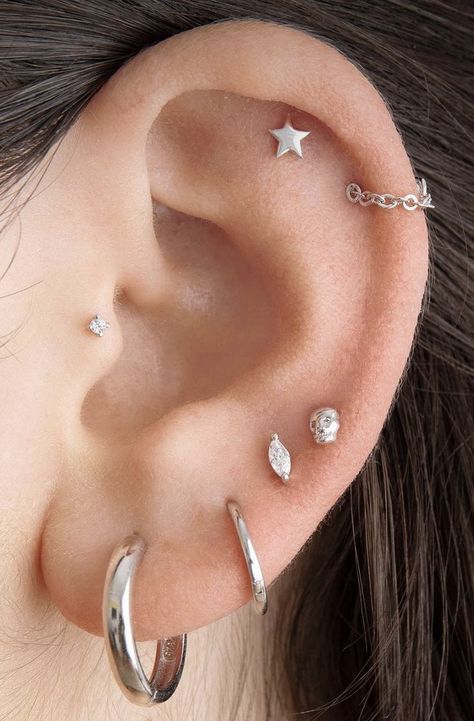 Silver Earring Stack Minimalist, Earring Combos Silver, Curated Ears Silver, Ear Styling Ideas Silver, Silver Piercing Ideas, Minimalist Ear Piercings Ideas Silver, Simple Silver Earring Stack, Silver Ear Piercing Stack, Ear Piercing Inspo Silver