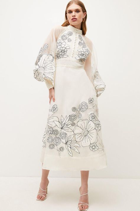 Latest Maxi Dresses, Maxi Dress Collection, Delicate Flowers, Puffed Sleeves, Karen Millen, Look Fashion, Modest Fashion, Pretty Dresses, Dress Collection