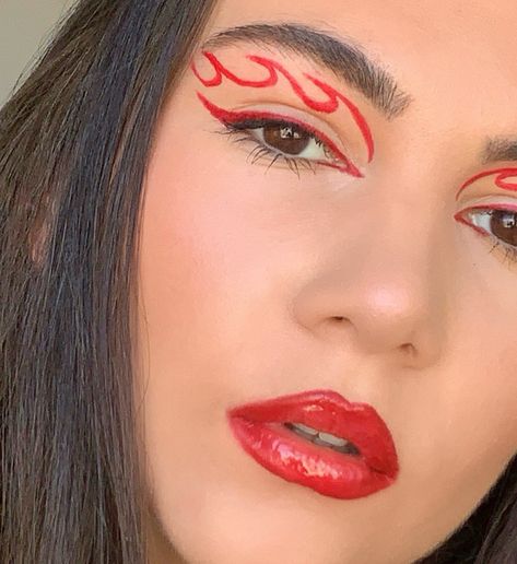 Red glossy lips, red eyeliner, colourpop, red flame makeup Red Festival Makeup, Flame Makeup, Comp Makeup, Red Glossy Lips, Eyeliner Inspo, Rave Ideas, Red Eyeliner, Festival Inspo, Makeup Video