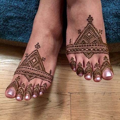 kenzi henna - exquisite body artkenzi henna - exquisite henna body art in nyc Leg Mehandi Designs, Best Henna Designs, Henna Tattoo Foot, Leg Mehandi, Cool Henna Designs, Henne Tattoo, Tattoo Design For Hand, Leg Henna, Henna Inspired Tattoos