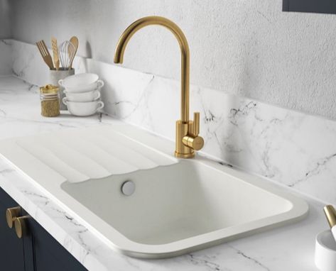 Find a tap that not only matches, but perfectly complements your kitchen and all of the accessories within it. Here’s a perfect autumn style update 🍂 White Granite Kitchen, Granite Composite Kitchen Sink, Granite Composite Sinks, Composite Sink, Granite Kitchen Sinks, Inset Sink, Sink Mixer Taps, Brass Kitchen, Kitchen Mixer Taps