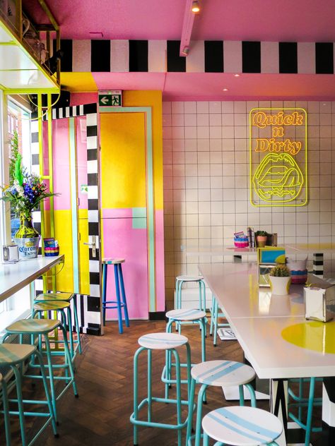 Pop Restaurant Design, Colorful Cafe, Mexican Restaurant Decor, Colorful Restaurant, Decoration Restaurant, Cafe Shop Design, Memphis Design, Coffee Shop Design, Mexican Decor